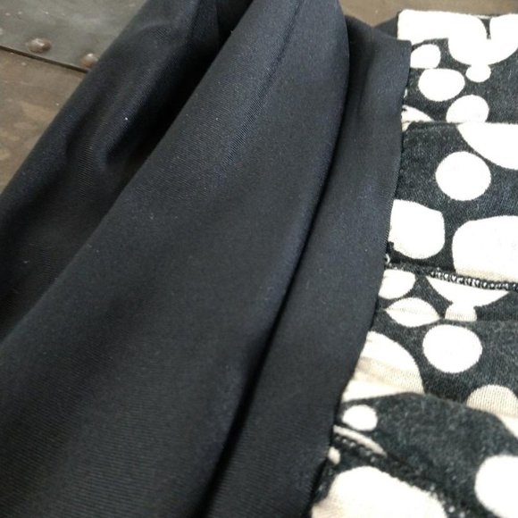 Carol Little Flair Skirt- Size M - Circles Design - Picture 2 of 6